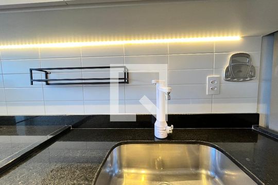 Cozinha de apartamento para alugar com 2 quartos, 59m² em Vila Itapura, Campinas