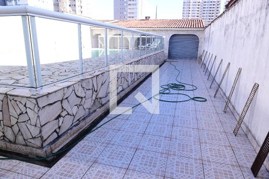 Quintal de casa para alugar com 4 quartos, 150m² em Maracanã, Praia Grande