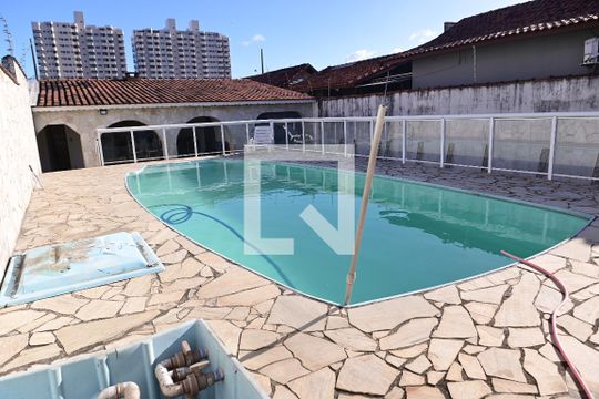 Piscina de casa para alugar com 4 quartos, 150m² em Maracanã, Praia Grande