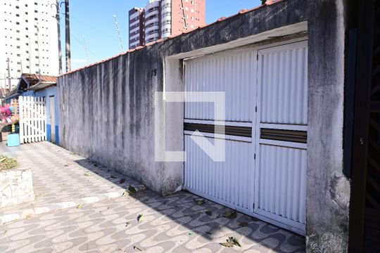 Fachada de casa para alugar com 4 quartos, 150m² em Maracanã, Praia Grande