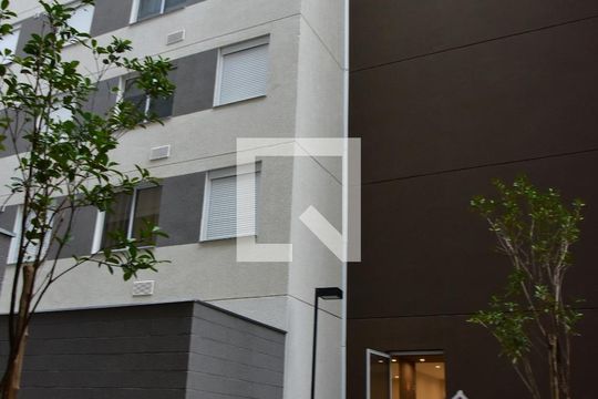 Fachada do bloco de apartamento para alugar com 2 quartos, 34m² em Socorro, São Paulo