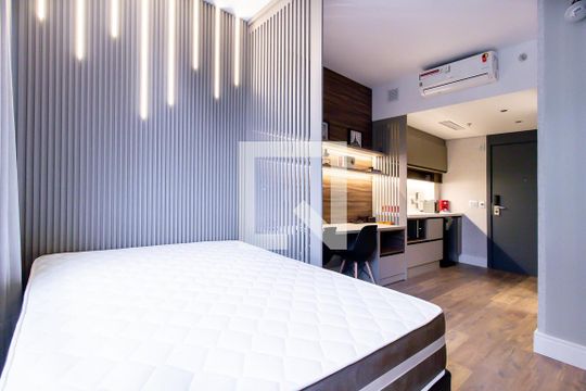 Studio de kitnet/studio para alugar com 1 quarto, 26m² em Água Verde, Curitiba