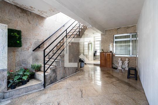 Garagem de casa à venda com 4 quartos, 150m² em Vila Carrao, São Paulo