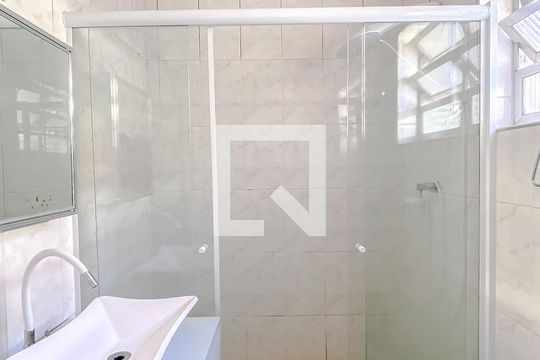 Banheiro de casa para alugar com 3 quartos, 150m² em Água Rasa, São Paulo