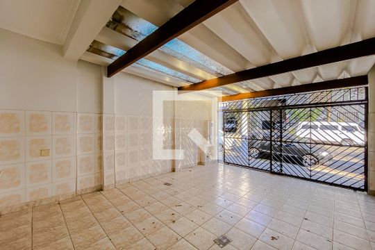 Garagem de casa para alugar com 3 quartos, 150m² em Água Rasa, São Paulo