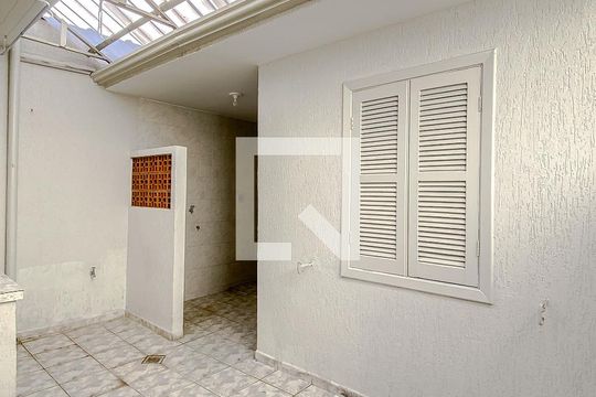 Quintal de casa para alugar com 3 quartos, 150m² em Água Rasa, São Paulo