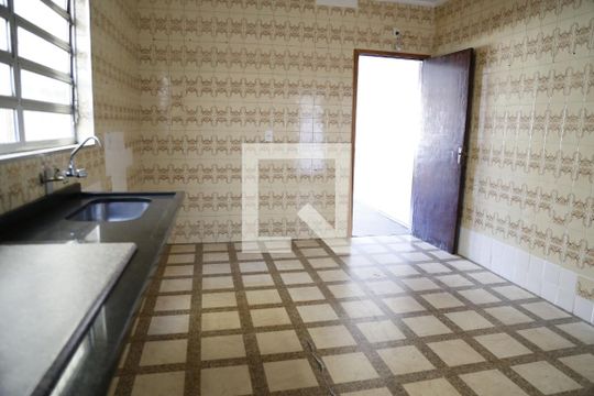Cozinha de casa para alugar com 2 quartos, 155m² em Vila Mirante, São Paulo