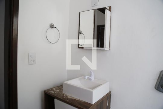 Banheiro de casa para alugar com 2 quartos, 155m² em Vila Mirante, São Paulo