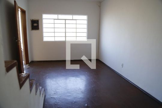 Sala de casa para alugar com 2 quartos, 155m² em Vila Mirante, São Paulo