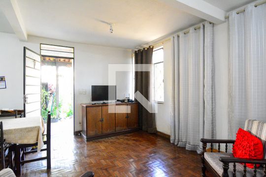 Sala de casa à venda com 6 quartos, 402m² em Átila de Paiva, Belo Horizonte