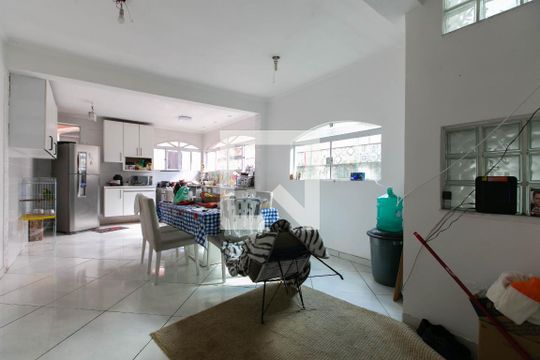 Cozinha de casa para alugar com 3 quartos, 285m² em Parque Savoi City, São Paulo
