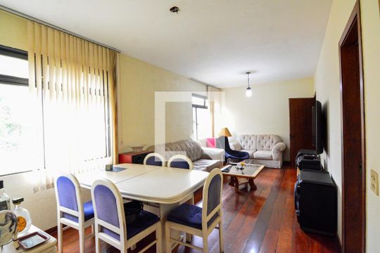Apartamento à venda com 3 quartos, 119m² em Santa Lúcia, Belo Horizonte