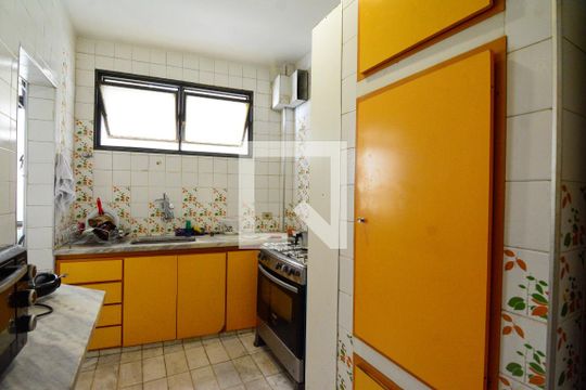 Cozinha de apartamento à venda com 3 quartos, 119m² em Santa Lúcia, Belo Horizonte
