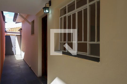 Quintal de casa para alugar com 1 quarto, 55m² em Vila Romana, São Paulo