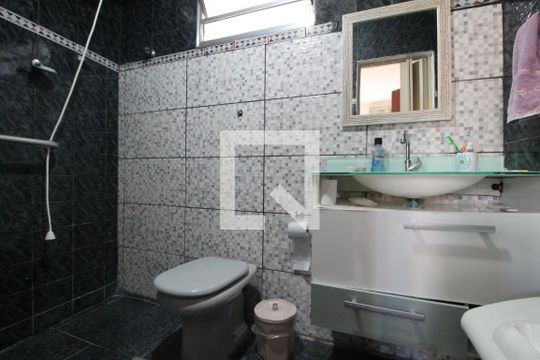 Banheiro da Suíte de casa à venda com 2 quartos, 300m² em Vila Constança, São Paulo