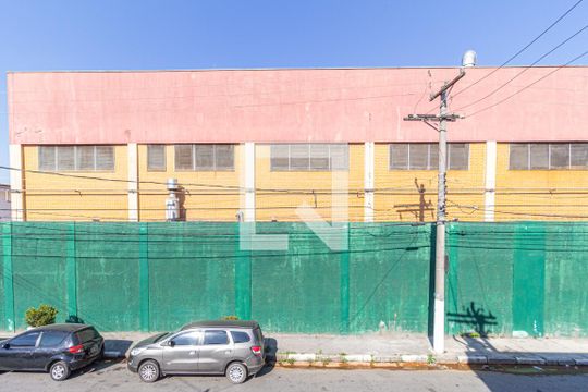 Vista de casa à venda com 3 quartos, 120m² em Piratininga, Osasco