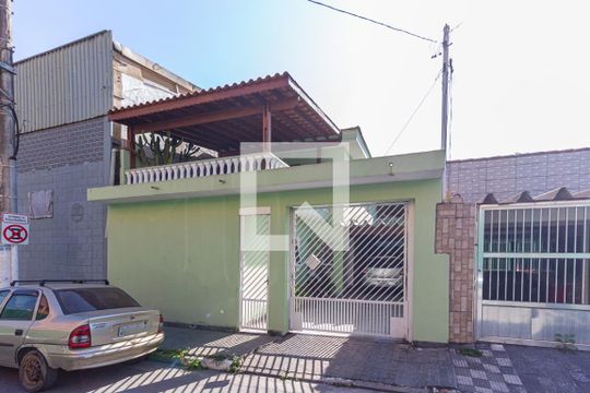 Fachada de casa à venda com 3 quartos, 120m² em Piratininga, Osasco