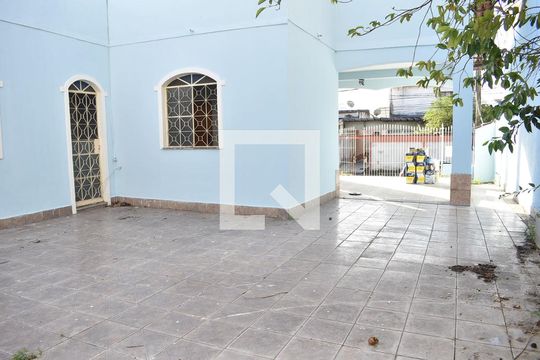 Quintal de casa para alugar com 3 quartos, 320m² em Campo Grande, Rio de Janeiro