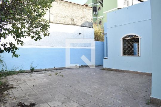 Quintal de casa para alugar com 3 quartos, 320m² em Campo Grande, Rio de Janeiro