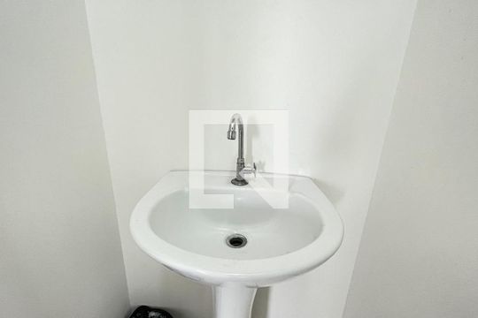 Banheiro de apartamento para alugar com 2 quartos, 42m² em Americanópolis, São Paulo