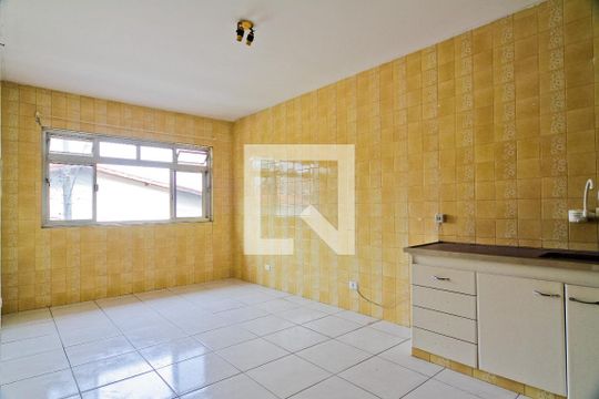 Cozinha de casa para alugar com 2 quartos, 250m² em Vila dos Remedios, São Paulo