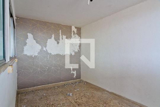 Quarto de Serviço de casa para alugar com 2 quartos, 250m² em Vila dos Remedios, São Paulo