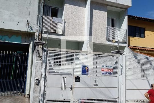 Fachada de casa à venda com 3 quartos, 150m² em Vila Ema, São Paulo
