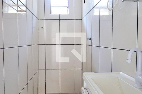 Banheiro de casa para alugar com 1 quarto, 38m² em Utinga, Santo André