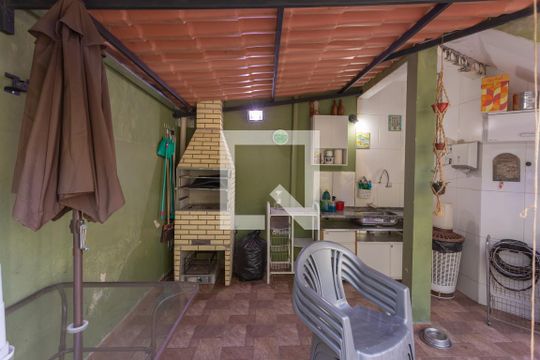 Área externa de casa à venda com 3 quartos, 223m² em Esplanada, Belo Horizonte