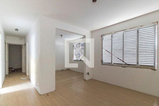 Apartamento à venda com 3 quartos, 74m² em Passo da Areia, Porto Alegre