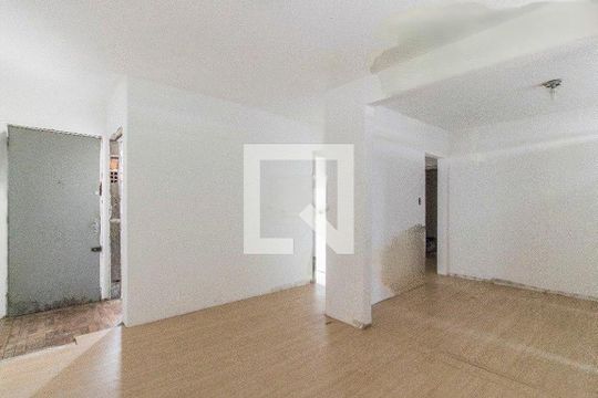 Apartamento à venda com 3 quartos, 74m² em Passo da Areia, Porto Alegre
