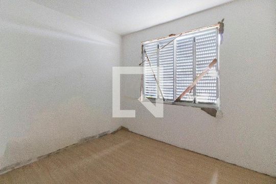 Apartamento à venda com 3 quartos, 74m² em Passo da Areia, Porto Alegre
