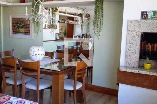 Apartamento à venda com 3 quartos, 90m² em Passo da Areia, Porto Alegre