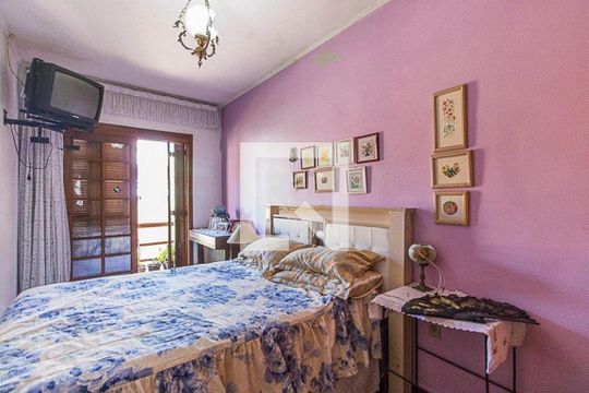 Casa à venda com 3 quartos, 360m² em São Geraldo, Porto Alegre