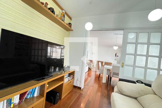 Sala de TV de apartamento à venda com 4 quartos, 132m² em Parque Imperial, São Paulo