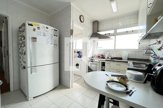 Cozinha de apartamento à venda com 4 quartos, 132m² em Parque Imperial, São Paulo
