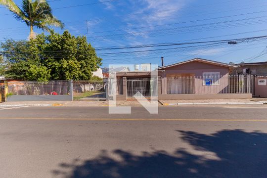 Fachada de casa à venda com 6 quartos, 100m² em Canudos, Novo Hamburgo