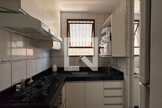 Cozinha de apartamento para alugar com 3 quartos, 70m² em Sagrada Família, Belo Horizonte