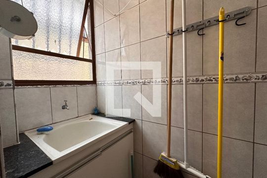 Área de Serviço de apartamento para alugar com 3 quartos, 70m² em Sagrada Família, Belo Horizonte