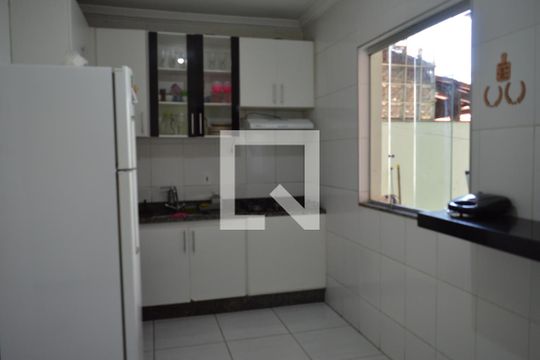Cozinha de casa à venda com 2 quartos, 83m² em Sapucaia Ii, Contagem