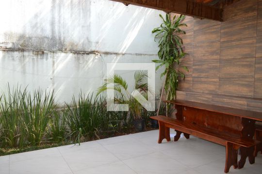 Quintal de casa à venda com 2 quartos, 83m² em Sapucaia Ii, Contagem