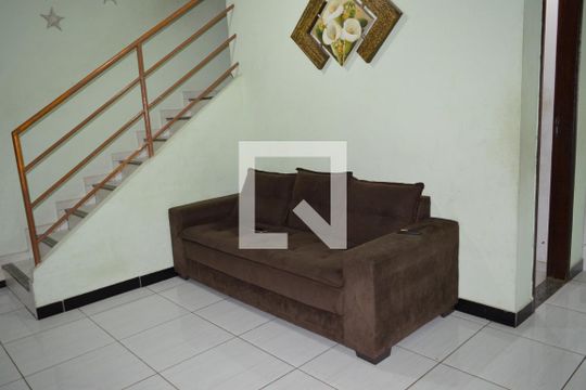 Sala de casa à venda com 2 quartos, 83m² em Sapucaia Ii, Contagem