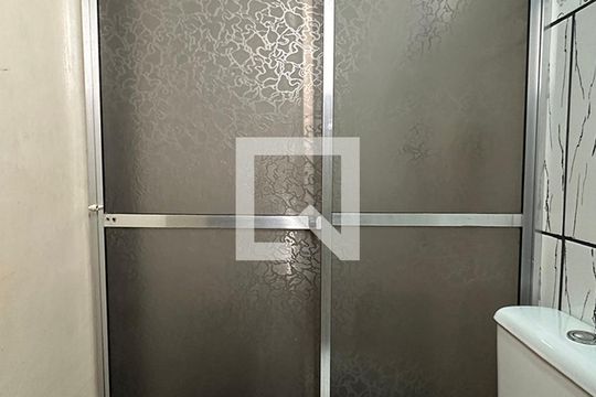 Banheiro de casa para alugar com 2 quartos, 75m² em Campestre, São Leopoldo