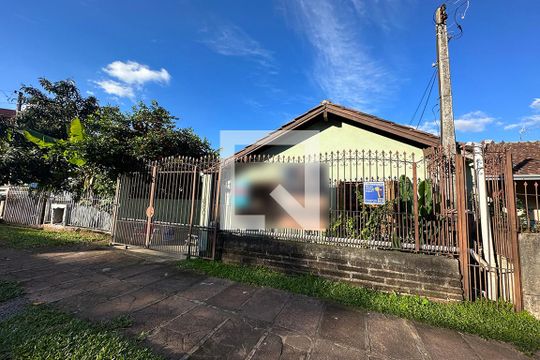 Fachada de casa à venda com 4 quartos, 150m² em Mauá, Novo Hamburgo