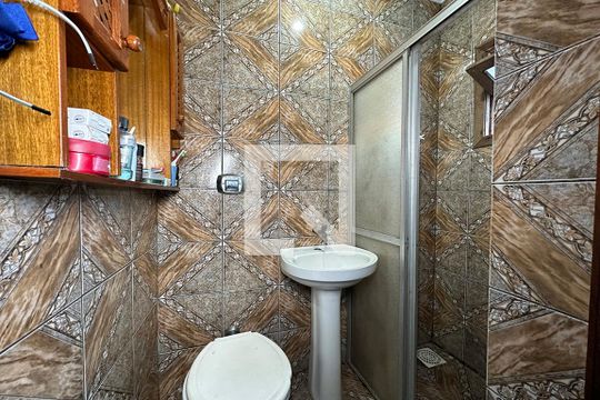 Banheiro 1 de casa à venda com 4 quartos, 150m² em Mauá, Novo Hamburgo
