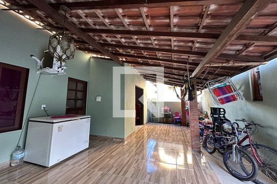 Área externa de casa à venda com 4 quartos, 150m² em Mauá, Novo Hamburgo
