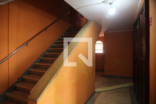 Escada de apartamento para alugar com 1 quarto, 59m² em Nova Mirim, Praia Grande