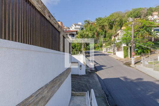 Vista de apartamento para alugar com 1 quarto, 80m² em Centro, Florianópolis