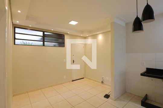 Sala de apartamento para alugar com 2 quartos, 49m² em Parque Residencial Lagoinha, Ribeirão Preto