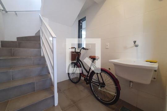 Área de Serviço de casa de condomínio para alugar com 2 quartos, 93m² em Jardim Helena Maria, Guarujá